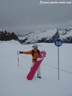 Photo de snowboard sur piste des cascades